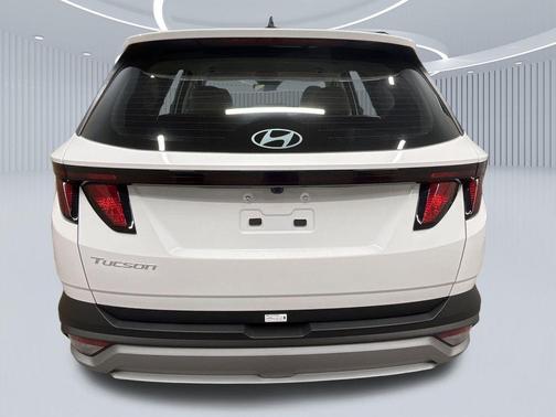 Serenity White Pearl 2026 Hyundai TUCSON SE