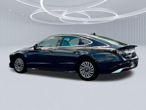 2025 Hyundai SONATA Hybrid SE