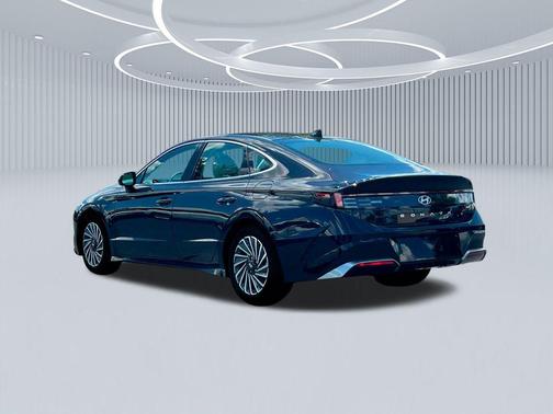 2025 Hyundai SONATA Hybrid SE