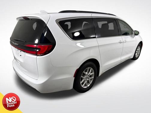 Bright White Clearcoat 2022 Chrysler Pacifica Touring L