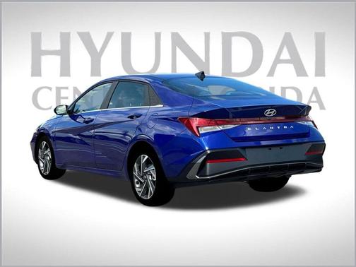 2025 Hyundai ELANTRA SEL