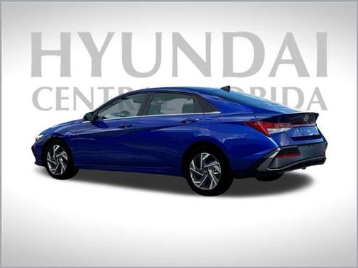 2025 Hyundai ELANTRA SEL