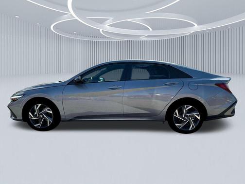 2025 Hyundai ELANTRA HEV SEL Sport