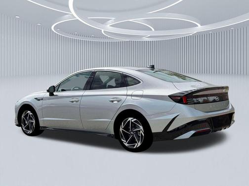 Aero Silver 2026 Hyundai SONATA SEL