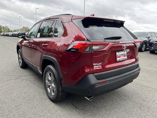 2025 Toyota RAV4 Hybrid XLE