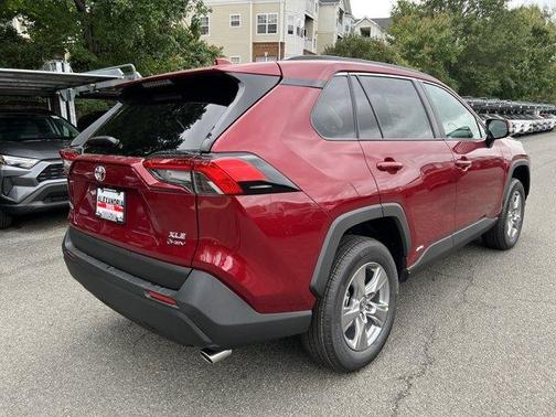 2025 Toyota RAV4 Hybrid XLE