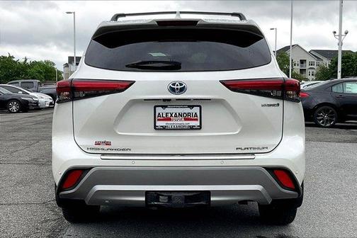 2021 Toyota Highlander Hybrid Platinum