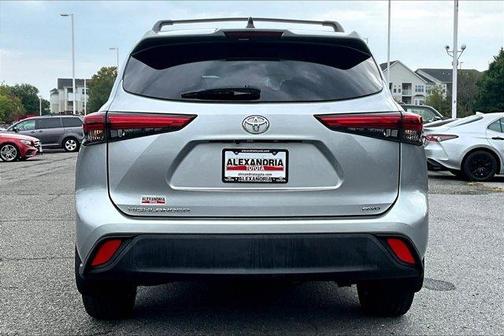2022 Toyota Highlander L