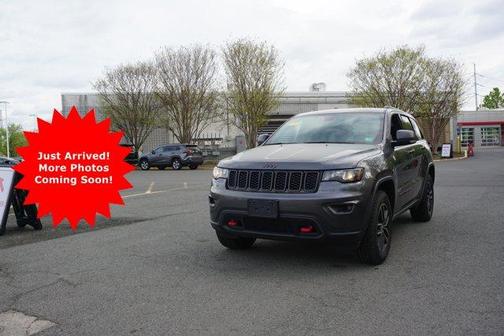 Granite Crystal Clearcoat Metallic 2017 Jeep Grand Cherokee Trailhawk