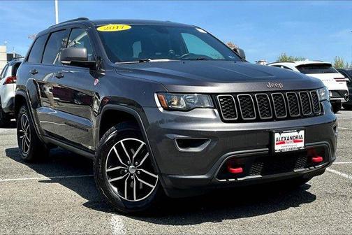 Granite Crystal Clearcoat Metallic 2017 Jeep Grand Cherokee Trailhawk