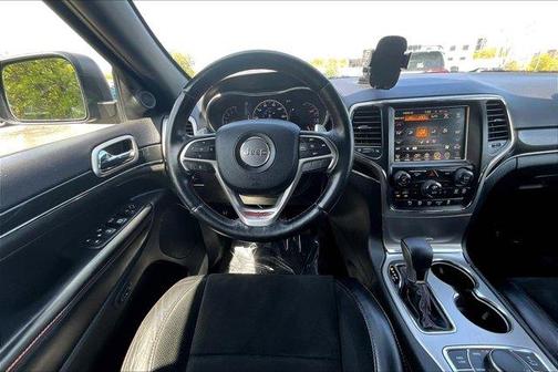 Granite Crystal Clearcoat Metallic 2017 Jeep Grand Cherokee Trailhawk