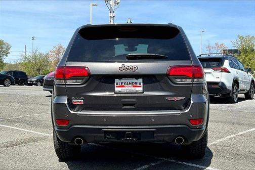 Granite Crystal Clearcoat Metallic 2017 Jeep Grand Cherokee Trailhawk