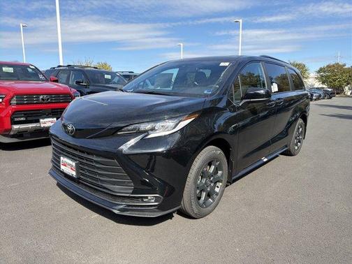 Midnight Black Metallic 2026 Toyota Sienna Woodland Edition