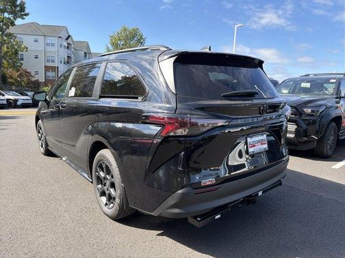 Midnight Black Metallic 2026 Toyota Sienna Woodland Edition