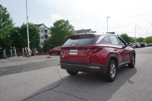 Red 2024 Hyundai TUCSON SE