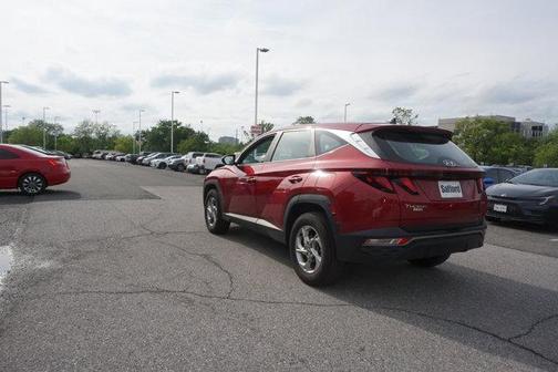 Red 2024 Hyundai TUCSON SE
