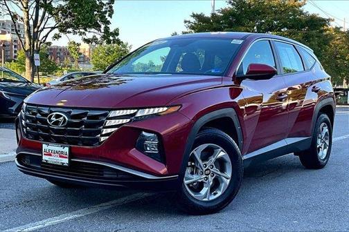 Red 2024 Hyundai TUCSON SE