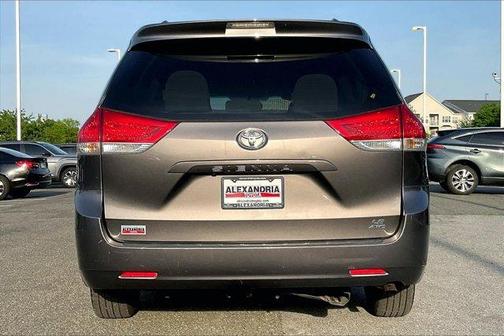 2014 Toyota Sienna LE
