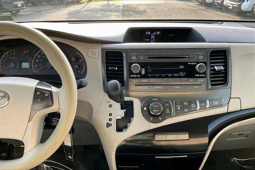 2014 Toyota Sienna LE