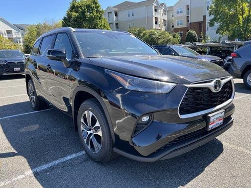 2025 Toyota Highlander XLE