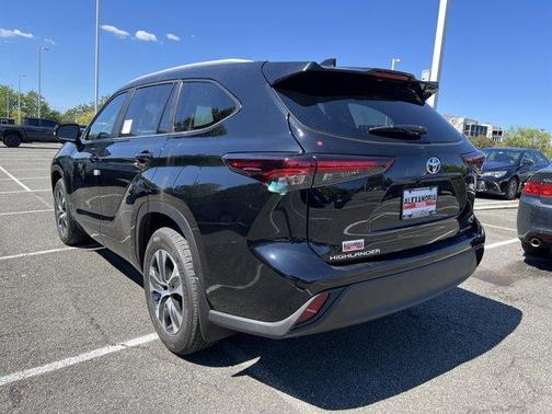 2025 Toyota Highlander XLE