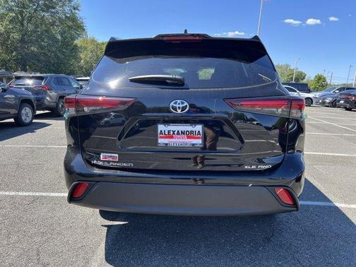 2025 Toyota Highlander XLE