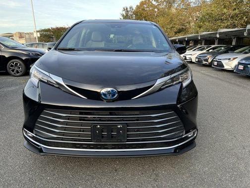 2025 Toyota Sienna Limited