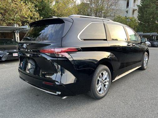 2025 Toyota Sienna Limited