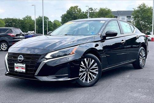 Black 2023 Nissan Altima 2.5 SV