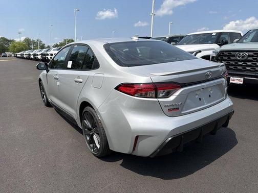 Classic Silver Metallic 2026 Toyota Corolla SE