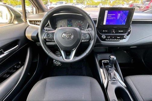 01F7 2025 Toyota Corolla Hatchback SE
