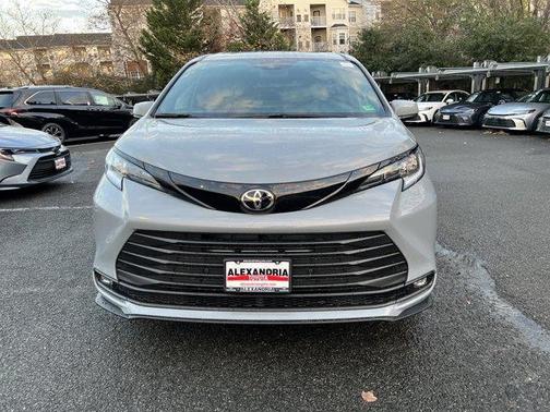 2026 Toyota Sienna Woodland Edition