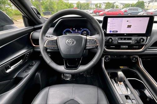 Platinum 2025 Toyota Grand Highlander Hybrid MAX