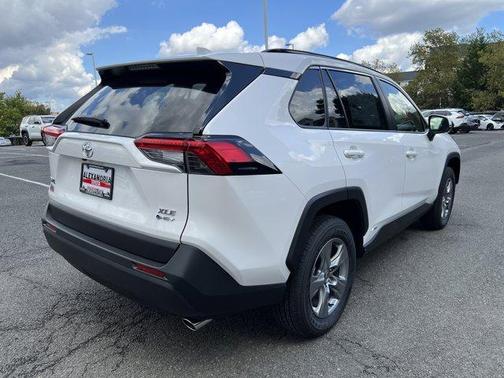2025 Toyota RAV4 Hybrid XLE