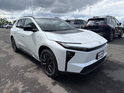Wind Chill Pearl 2026 Toyota bZ XLE PLUS