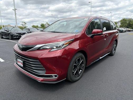 Ruby Flare Pearl 2026 Toyota Sienna Platinum 7 Passenger