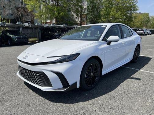 Ice 2026 Toyota Camry SE