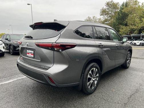 2025 Toyota Highlander XLE