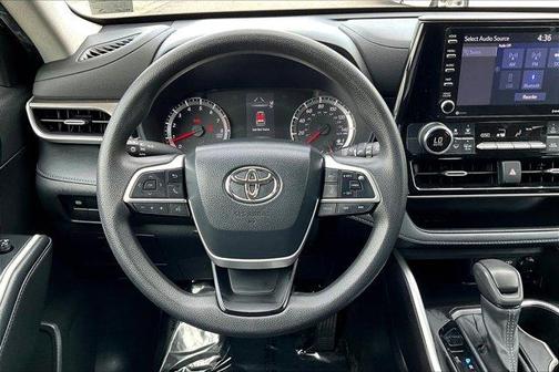 2022 Toyota Highlander L