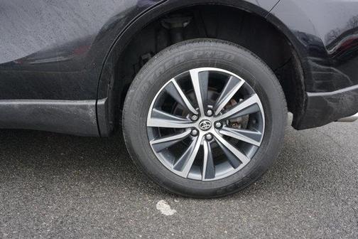 2023 Toyota Venza LE