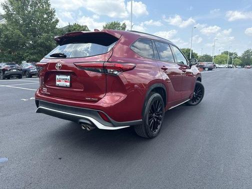 Red 2023 Toyota Highlander XSE