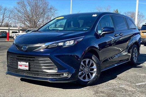 Blue 2025 Toyota Sienna XLE