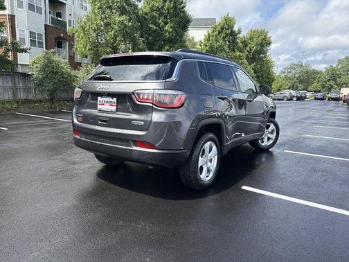 Granite Crystal Clearcoat Metallic 2018 Jeep Compass Latitude