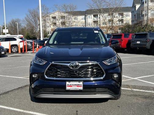 2026 Toyota Highlander Hybrid Platinum