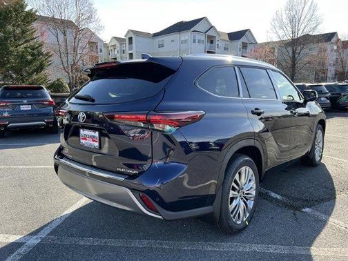2026 Toyota Highlander Hybrid Platinum