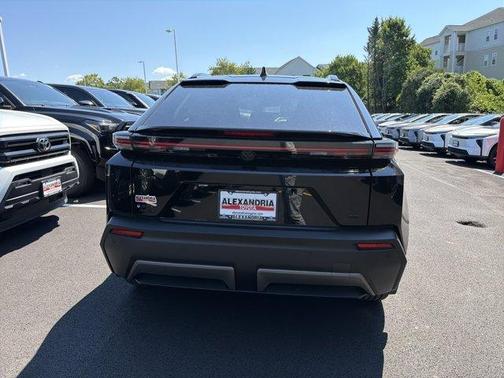 Midnight Black Metallic 2026 Toyota C-HR SE