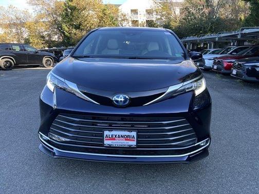 2025 Toyota Sienna Limited