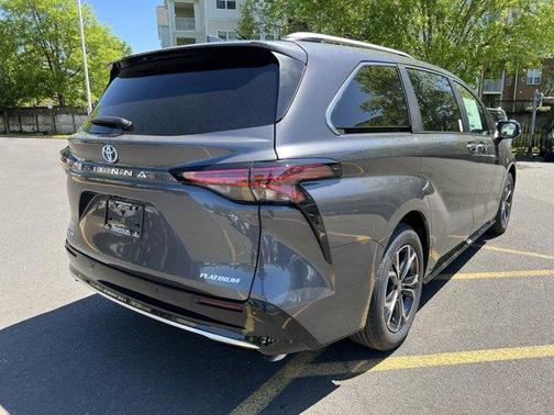 2025 Toyota Sienna Platinum 7 Passenger