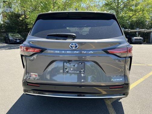 2025 Toyota Sienna Platinum 7 Passenger