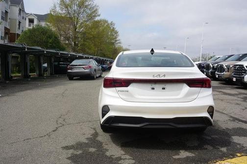 Snow White Pearl 2023 Kia Forte LXS